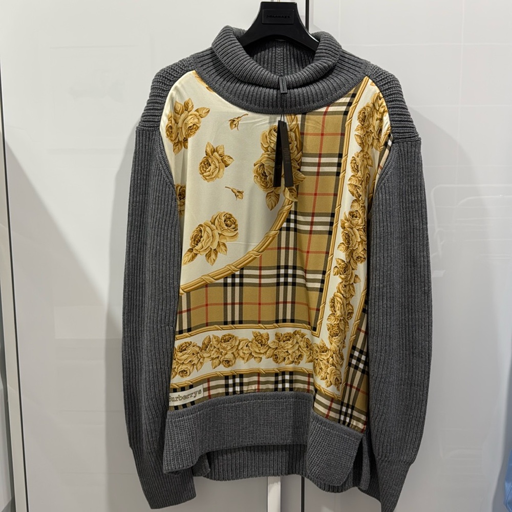Burberry wool sweater. With tags. Authentic
